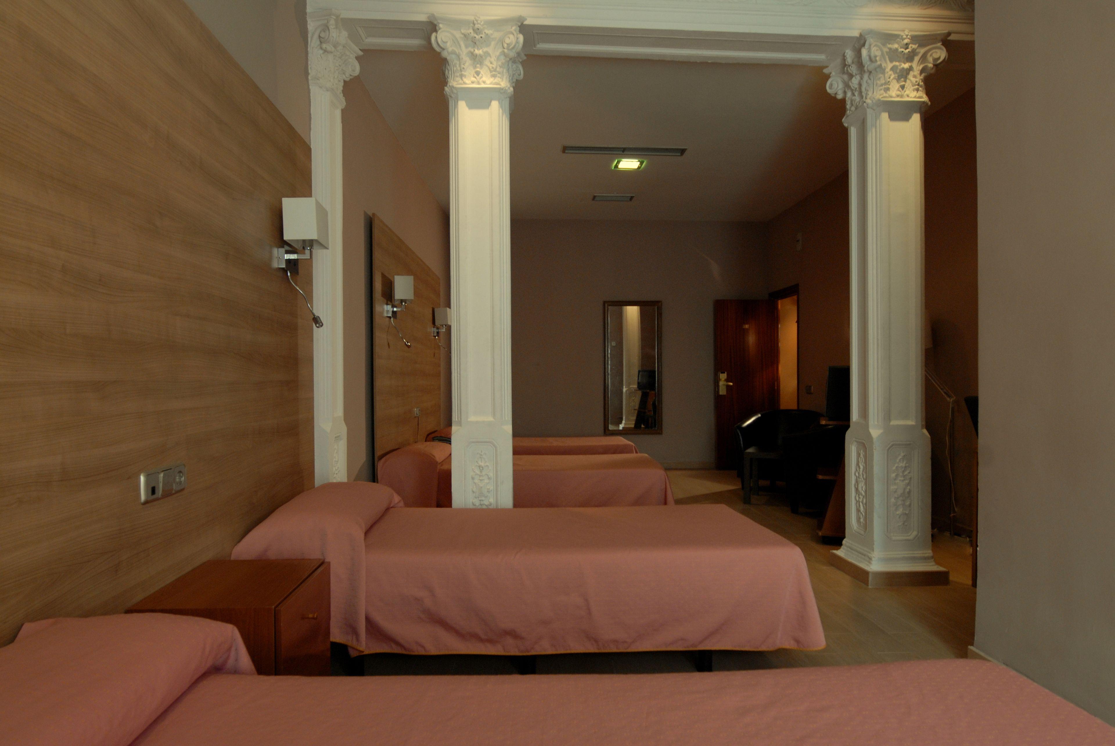 Hostal Aguilar — Foto 1